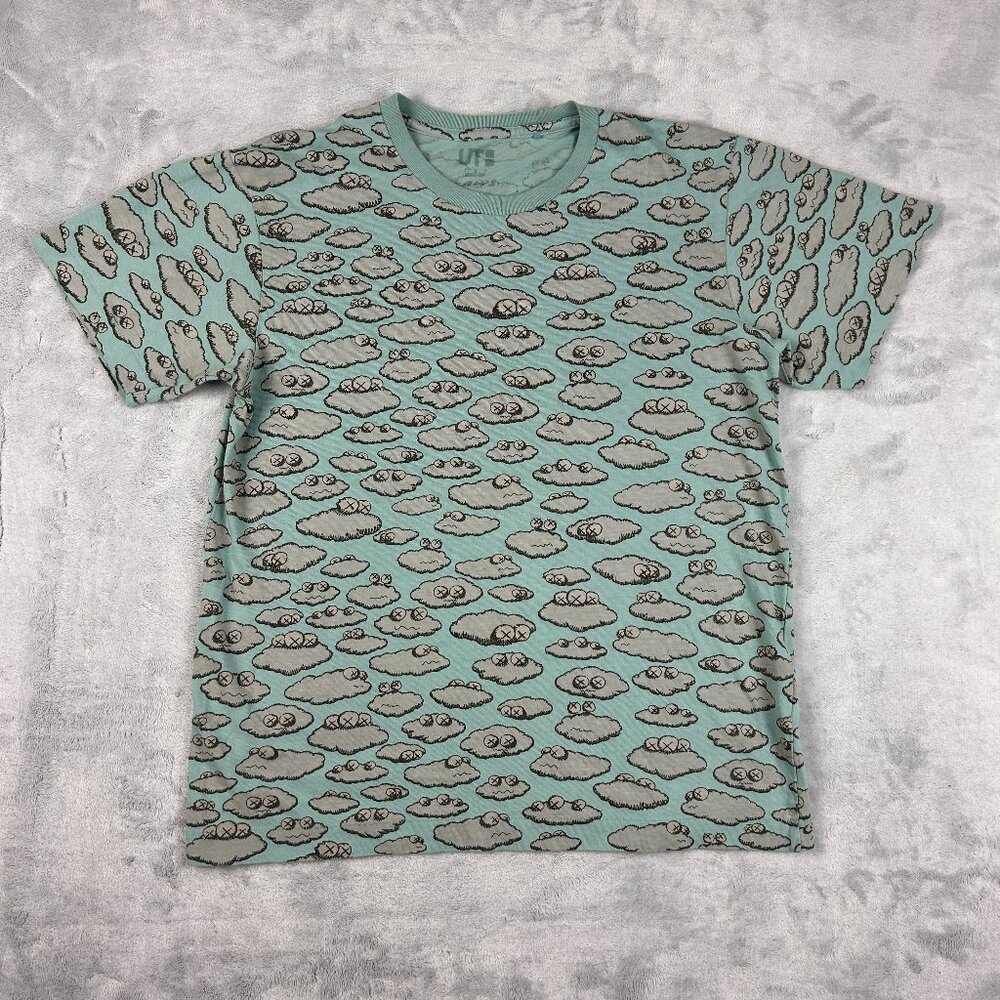Kaws x Uniqlo T Shirt Medium Teal All Over Clouds 2015 Short Sleeve Streetwear